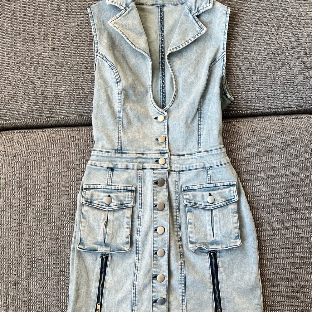 SHEIN Women’s Denim V-Neck Pocket And‎ Zipper Dress Stretchy Light Wash Size S